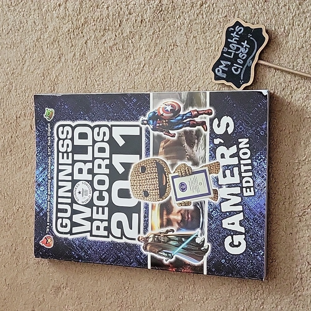 Guinness World Records 2011 Gamer's Edition Paperback Book